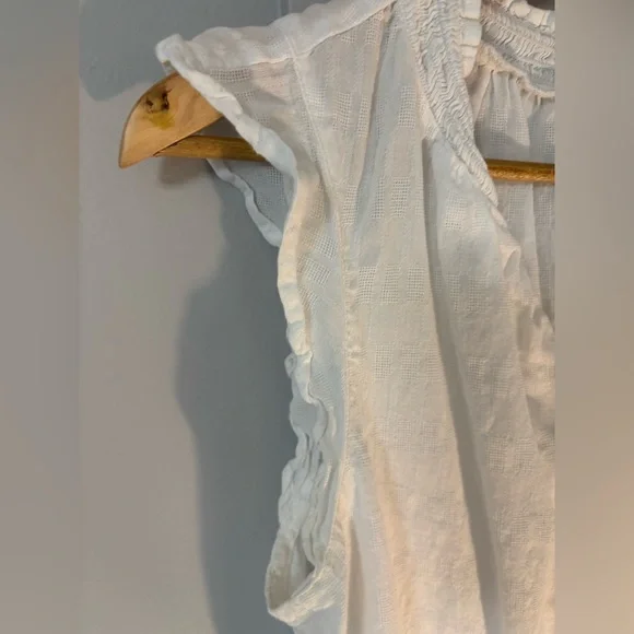 🖤Old Navy Crinkle Guaze Ruffle Cap Sleeve Top - Picture 4 of 8